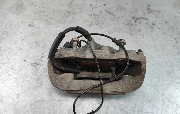 Mercedes-Benz GLC X253 C253 Front brake caliper A0004210100