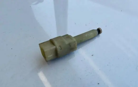 Audi A6 S6 C5 4B Brake pedal sensor switch 4a0945515a