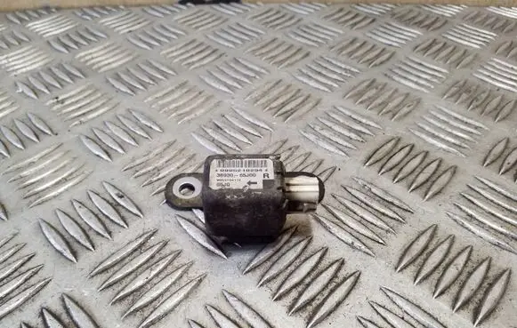 Suzuki Grand Vitara II Airbag deployment crash/impact sensor 3893065J00
