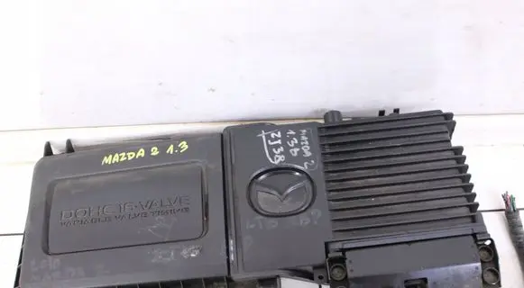 Mazda 2 Air filter box