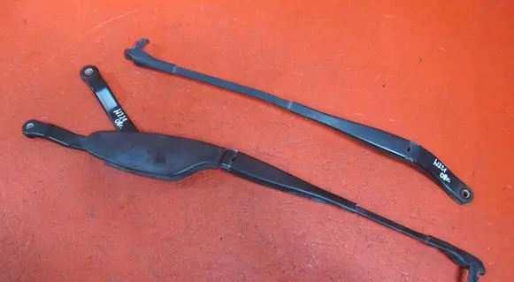 Mercedes-Benz S W221 Front wiper blade arm