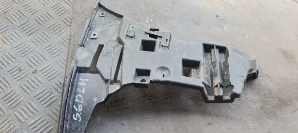 Volvo V70 Front bumper mounting bracket 09190303