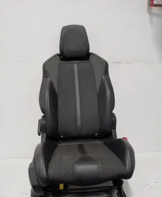 Peugeot 3008 II Front passenger seat 
