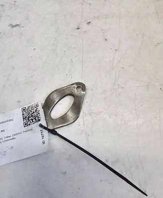 Audi A4 S4 B6 8E 8H Fuel Injector clamp holder 