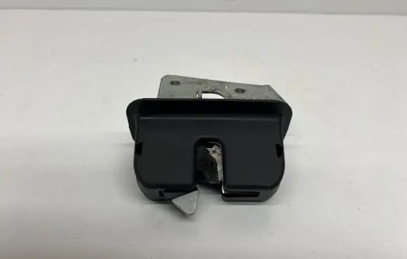 BMW 8 G15 Seat back rest lock catch 7465728
