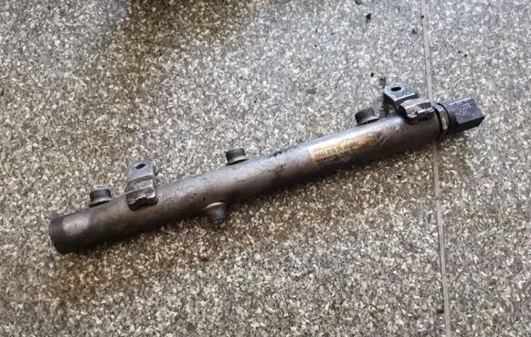 Mercedes-Benz ML W164 Fuel main line pipe A6420702695