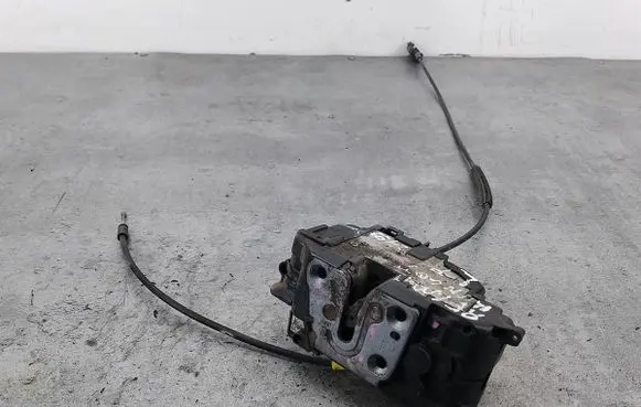 Renault Kangoo II Front door lock 8200497579