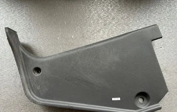 Nissan Patrol Y60 Centre console side trim front 6690106J10