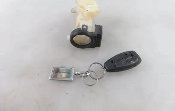 Ford Mondeo MK IV Ignition lock 6E5T15607BA 7S7T19H386BC