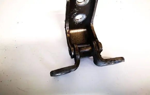 Honda CR-V Rear door lower hinge