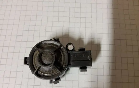 Volvo V70 Front door high frequency speaker 9459552 1034702W11