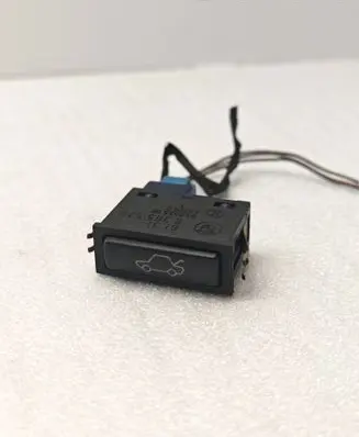 BMW 5 E39 Tailgate/trunk/boot open switch 8365579 459700 03052500