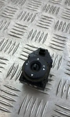 KIA Ceed Wing mirror switch 457480