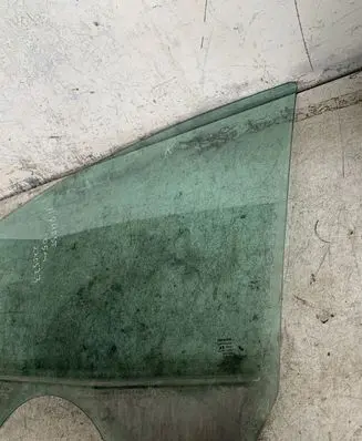 Nissan Quest Front door window glass four-door