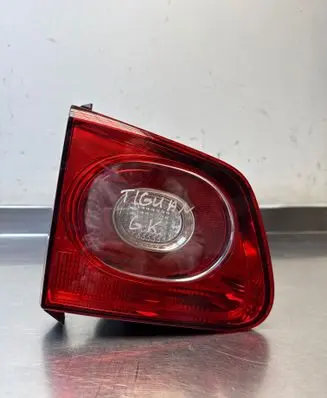 Tailgate rear/tail lights
