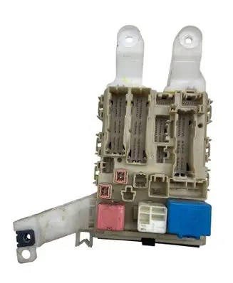 Toyota Auris E180 Fuse box set 8273002J51