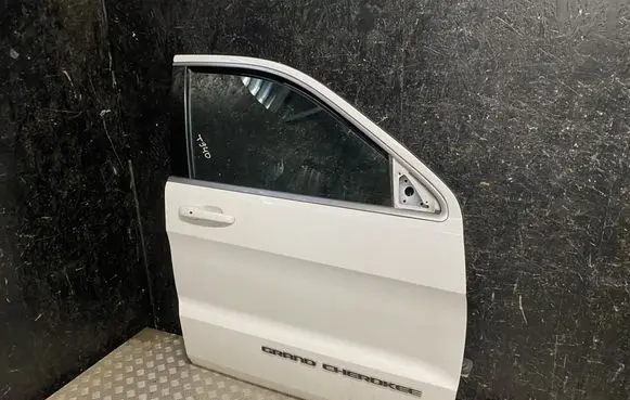 Jeep Grand Cherokee Front door