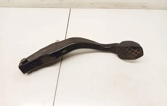 Audi A4 S4 B5 8D Clutch pedal 8d1721140