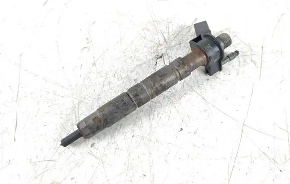 BMW X5 F15 Fuel injector 7823461