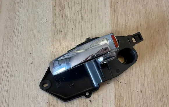 Fiat 500 Front door interior handle 