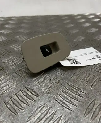 Volvo XC60 Electric window control switch 31Z910401