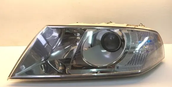 Skoda Octavia Mk2 (1Z) Headlight/headlamp SB4SHX13006B