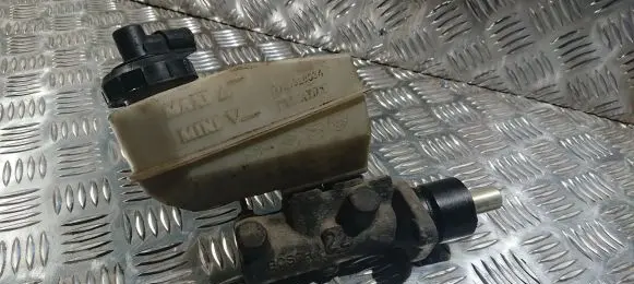 Renault Megane I Master brake cylinder