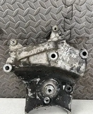 Opel Zafira B Engine mounting bracket 55210531