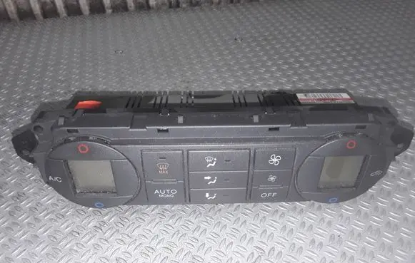 Ford Focus C-MAX Climate control unit 3M5T18C612AR WVCA17946