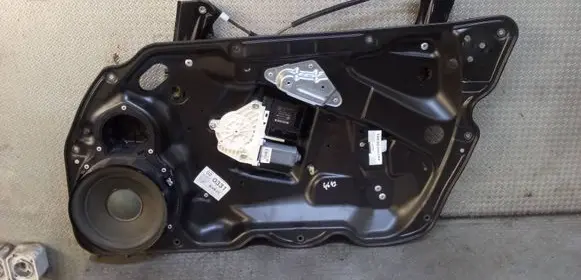 Volkswagen PASSAT B6 Front door window regulator with motor 1K0959702P