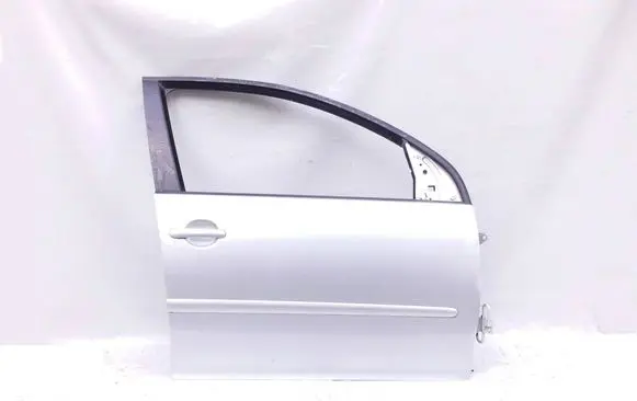 Volkswagen Golf V Front door 1K4831312