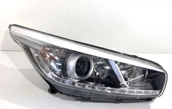 KIA Pro Cee'd II Headlight/headlamp 92102A2350