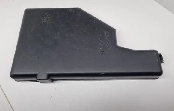 Toyota Prius (NHW20) Fuse box cover 8644