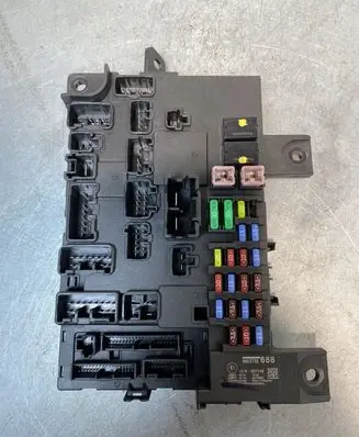 Mitsubishi Outlander Fuse module 8637B688