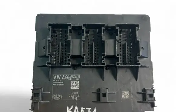 Volkswagen PASSAT B7 Central body control module 3AA937087H