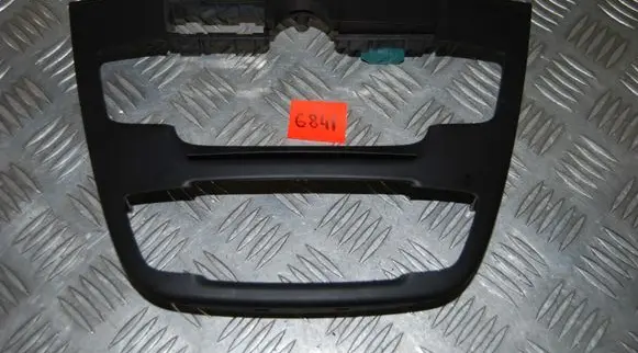 Opel Insignia A Radio/GPS head unit trim 13273253