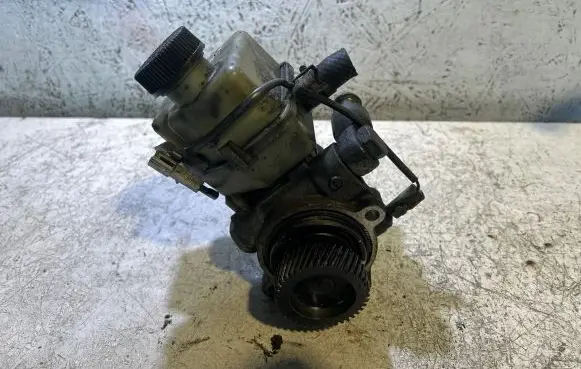 Mazda 6 Power steering pump