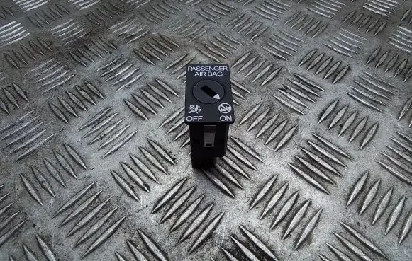 Audi RS3 Passenger airbag on/off switch 5C5919237