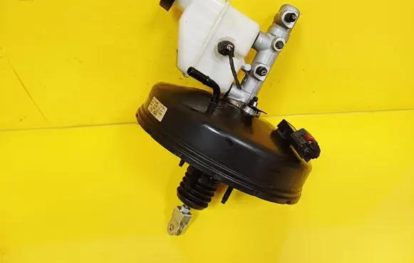 Hyundai i30 Brake booster 585001H900 591101H000