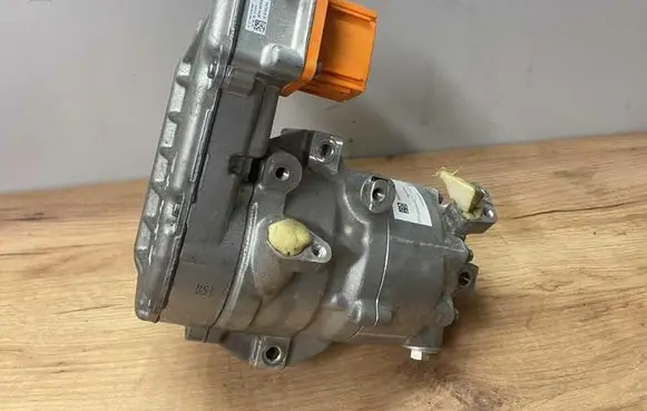 Renault Austral Air conditioning (A/C) compressor (pump) 926009057R