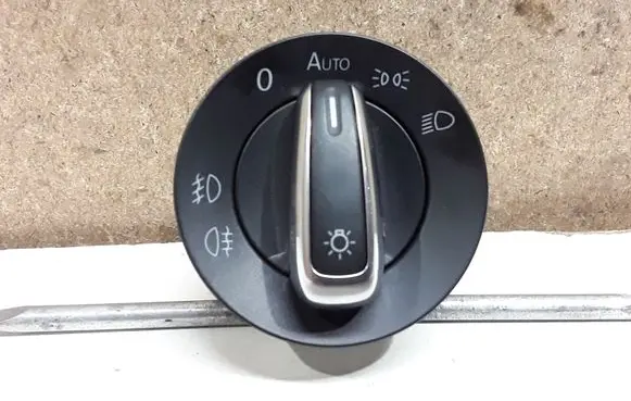 Volkswagen Golf VI Light switch 3C8941431A