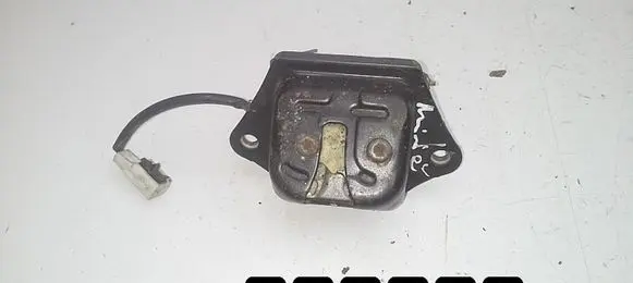 Nissan Almera N16 Front door lock 