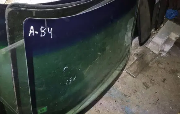 Audi 80 90 B3 Front windscreen/windshield window 