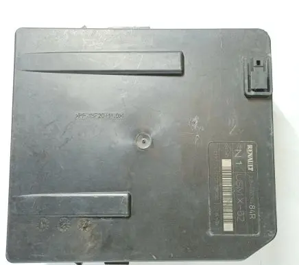 Renault Master III Fuse module 284B63484R 519337174