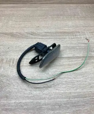 Volvo S70 V70 V70 XC Front fender indicator light WithPlug