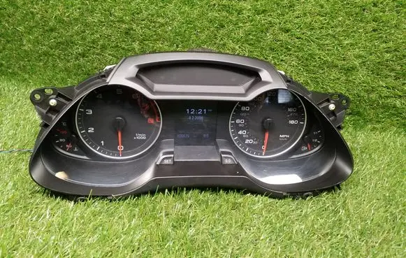 Audi A4 S4 B8 8K Speedometer (instrument cluster) 8K0920980