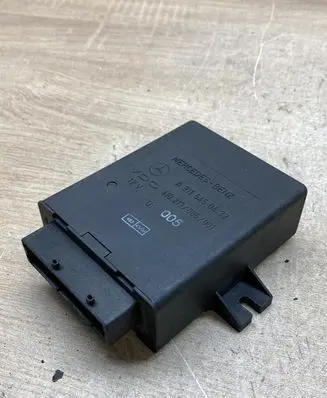 Mercedes-Benz E W211 Air suspension control unit module (rear) 2115450432