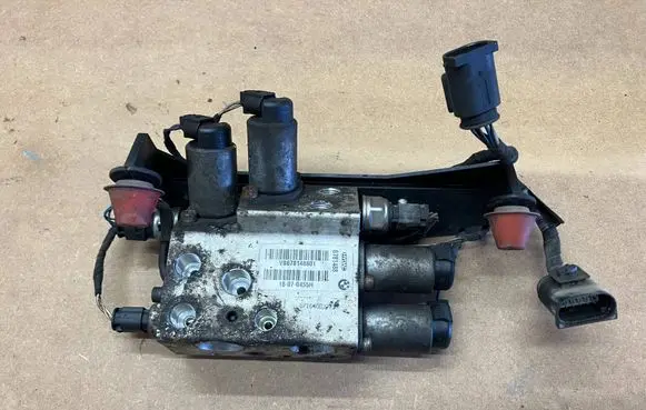 BMW 5 E60 E61 Active stabilizer control/valve assembly 6781488