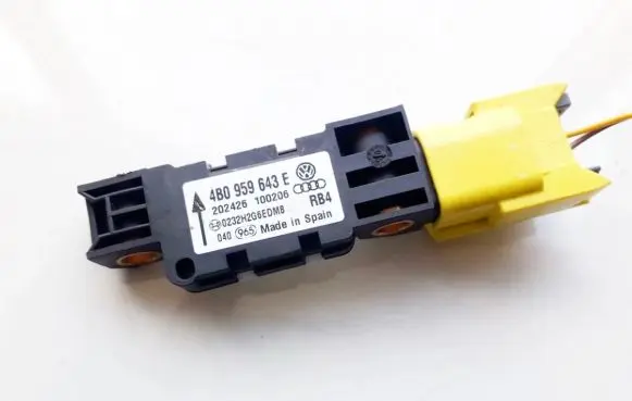 Audi A3 S3 8P Airbag deployment crash/impact sensor 4b0959643e 100206