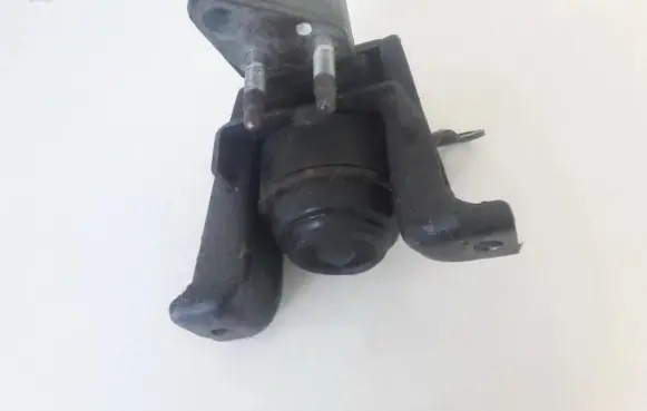 Toyota Corolla Verso AR10 Engine mount bracket